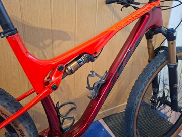 Tweedehands KTM SCARP MT PRIME 2025 2025 Mountainbike — afbeelding 3 van 10