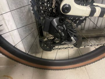 Brugt Megamo Silk SRAM Rival eTap AXS e ruote in carbonio Roval Terra 2025 Road & Gravel — billede 2 af 5