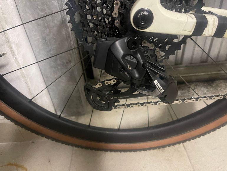 Brugt Megamo Silk SRAM Rival eTap AXS e ruote in carbonio Roval Terra 2025 Road & Gravel — billede 2 af 5