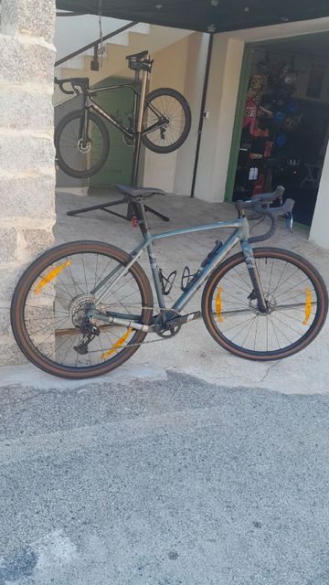 Trek Checkpoint ALR5 2025 Road & Gravel usato