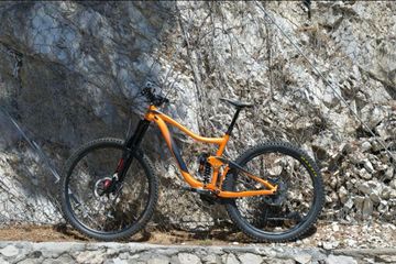 Used Giant Trance Shimano Deore XT 2019 Mountainbike, Black — image 2 of 3