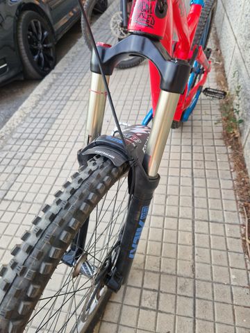Gebrauchtes Commencal Supreme FR1 2014 2014 Mountainbike, Rot, 26 — Bild 5 von 10