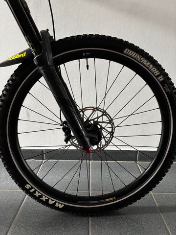 Tweedehands Commencal META AM V4.2 2017 2017 Mountainbike — afbeelding 4 van 13
