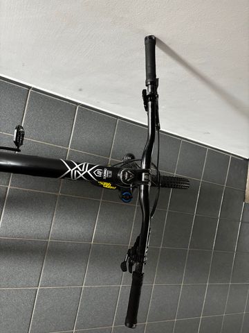 Tweedehands Commencal META AM V4.2 2017 2017 Mountainbike — afbeelding 8 van 13