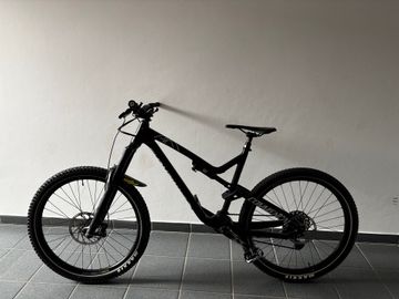 Tweedehands Commencal META AM V4.2 2017 2017 Mountainbike — afbeelding 2 van 13