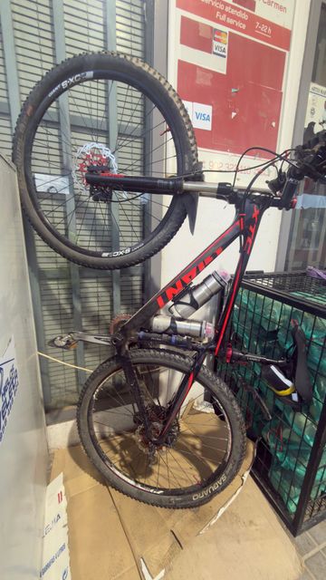 Used Giant XtC Composite 29er 2 2014 2014 Mountainbike, Black, 29 — image 1 of 3