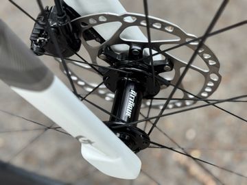 Used Gusto Custom Shimano 105 Di2 2026 Road & Gravel, White — image 10 of 15