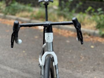 Used Gusto Custom Shimano 105 Di2 2026 Road & Gravel, White — image 11 of 15