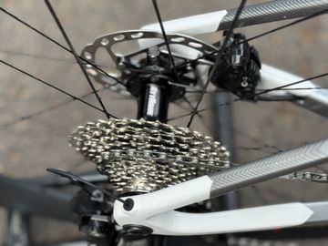 Used Gusto Custom Shimano 105 Di2 2026 Road & Gravel, White — image 13 of 15