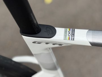 Used Gusto Custom Shimano 105 Di2 2026 Road & Gravel, White — image 3 of 15