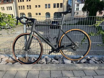 Used Scott Addict SRAM Rival eTap AXS 2022 Road & Gravel, Black — image 2 of 6