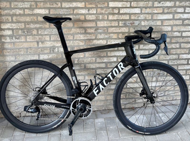 Použité Factor Ostro SRAM Force 2024 Road & Gravel