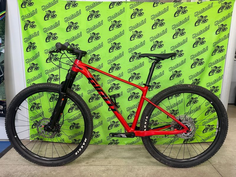 Giant Xtc Shimano Deore 2022 MTB usato