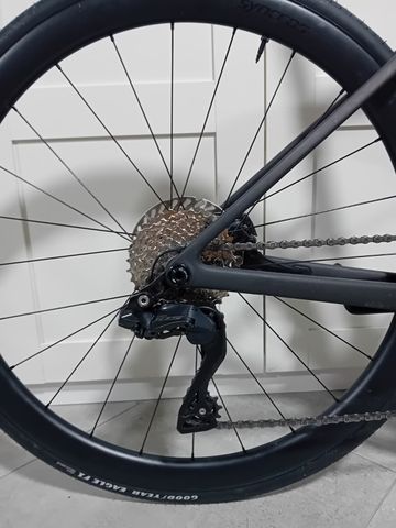 Scott Addict Shimano 105 Di2 2026 Road & Gravel usato, Nero — immagine 2 di 13