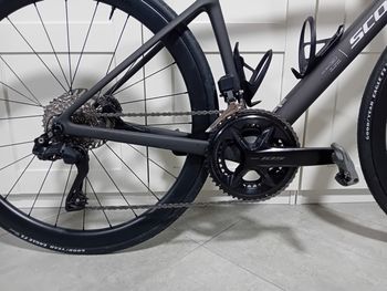 Brugt Scott Addict Shimano 105 Di2 2026 Road & Gravel — billede 3 af 13