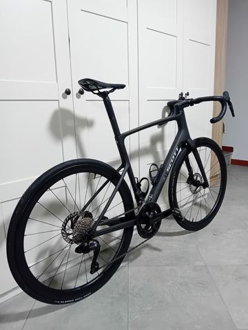 Scott Addict Shimano 105 Di2 2026 Road & Gravel usato, Nero — immagine 7 di 13