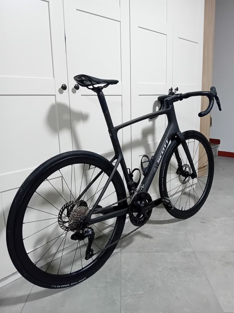 Brugt Scott Addict Shimano 105 Di2 2026 Road & Gravel — billede 7 af 13