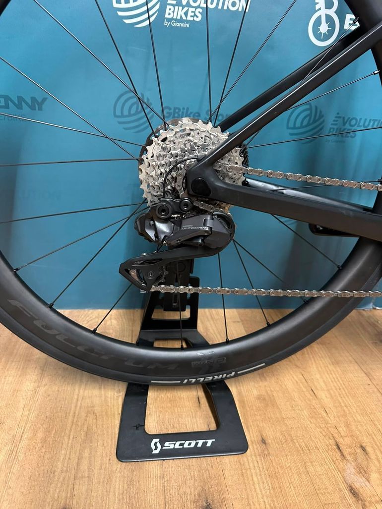 Brugt Colnago V4Rs Team UAE Emirates 2024 Road & Gravel — billede 3 af 12