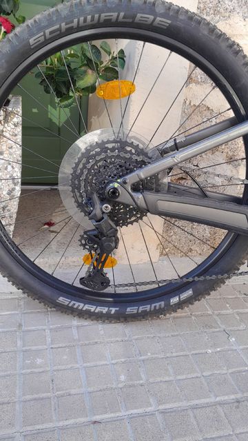 Used TREK POWERFLY 4 2025 Mountainbike, Green — image 3 of 6