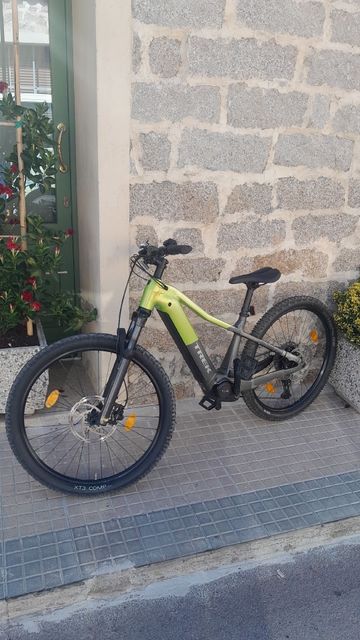 Used TREK POWERFLY 4 2025 Mountainbike, Green — image 2 of 6