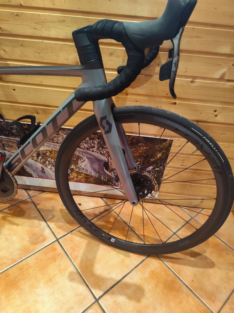 Brugt Scott Addict RC 10 2023 2023 Road & Gravel — billede 6 af 13