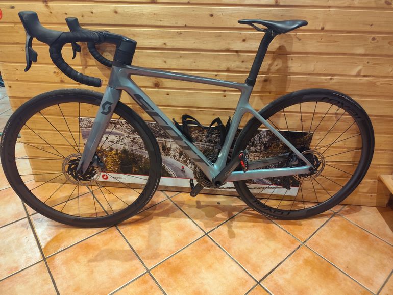 Brugt Scott Addict RC 10 2023 2023 Road & Gravel — billede 11 af 13