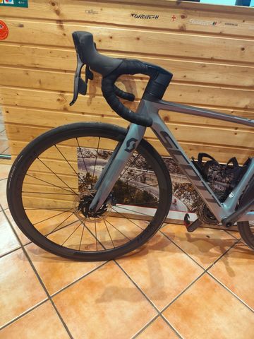 Brugt Scott Addict RC 10 2023 2023 Road & Gravel — billede 10 af 13