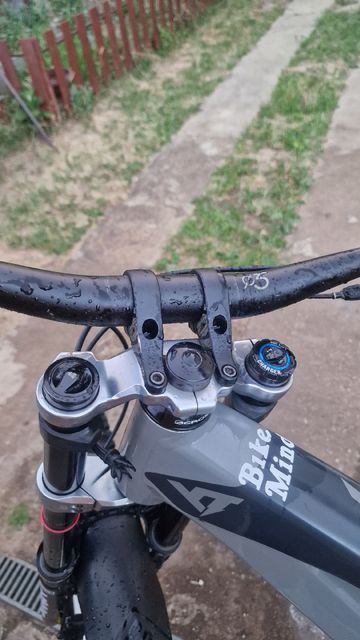 Used YT Industries TUES Base 2020 2020 Mountainbike, Light Gray, 27.5 — image 4 of 10