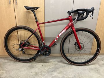 Tweedehands CUBE ATTAIN SL 2022 2022 Road & Gravel — afbeelding 1 van 4