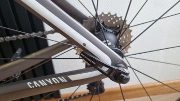 Used Canyon Speedmax CF 8.0 Di2 2018 2018 Road & Gravel, Light Gray — image 10 of 19