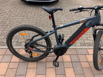 Used Ghost E-Teru Essential 500 Wh 2022 Mountainbike, Light Gray — image 6 of 17