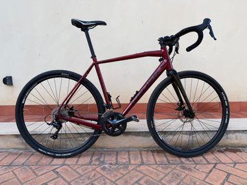 Used Kross ESKER 2.0 2022 2022 Road & Gravel, Red — image 1 of 9