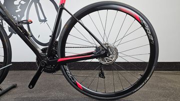 Tweedehands Giant Defy Advanced 1 2022 2022 Road & Gravel — afbeelding 3 van 21
