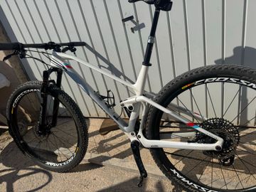 Gebrauchtes Mondraker F-PODIUM CARBON DC RR 2023 Frameset 2023 Mountainbike, Weiß, 29 — Bild 2 von 8
