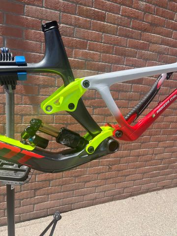 Used Giant Reign Advanced 1 2024 Frameset 2024 Mountainbike, Red, 29 — image 5 of 7