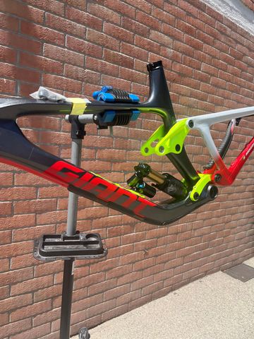 Used Giant Reign Advanced 1 2024 Frameset 2024 Mountainbike, Red, 29 — image 2 of 7