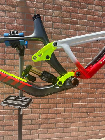 Used Giant Reign Advanced 1 2024 Frameset 2024 Mountainbike, Red, 29 — image 7 of 7