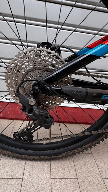 Used Giant Reign SX 2017 2017 Mountainbike, Red — image 5 of 14