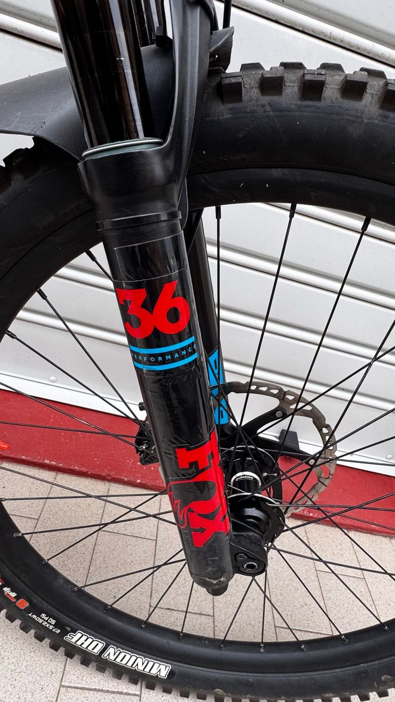 Gebrauchtes Giant Reign SX 2017 2017 Mountainbike, Rot — Bild 3 von 14