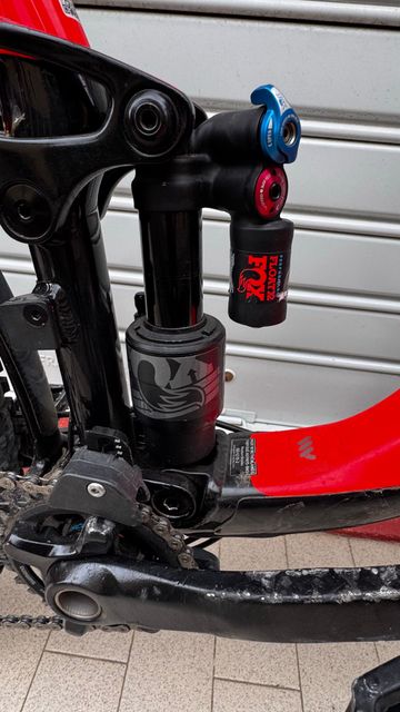 Used Giant Reign SX 2017 2017 Mountainbike, Red — image 4 of 14