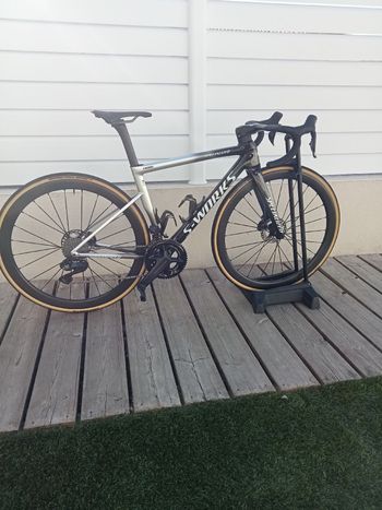 Použité Specialized Tarmac SL8 Pro - Ultegra Di2 2025 2025 Road & Gravel