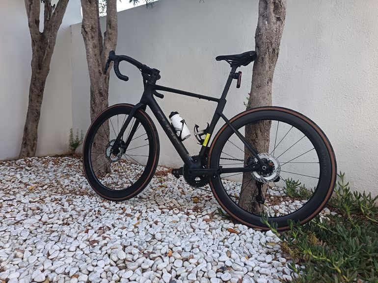 CUBE ATTAIN C:62, SLT 2026 2026 Road & Gravel usato, Nero — immagine 3 di 4