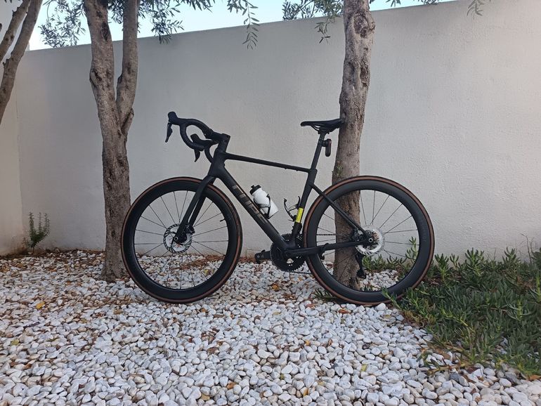CUBE ATTAIN C:62, SLT 2026 2026 Road & Gravel usato, Nero — immagine 2 di 4
