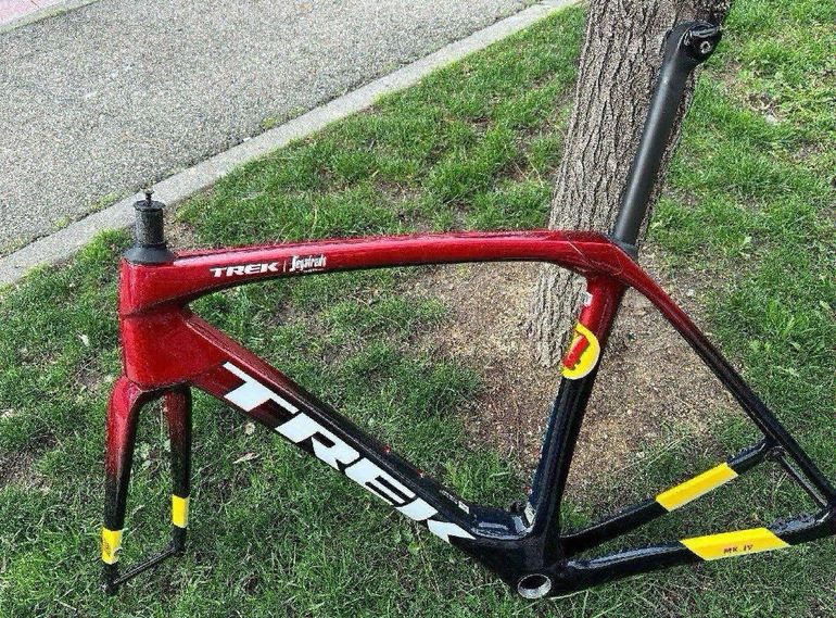 Used Trek Domane Frameset 2024 Road & Gravel, Red — image 7 of 7