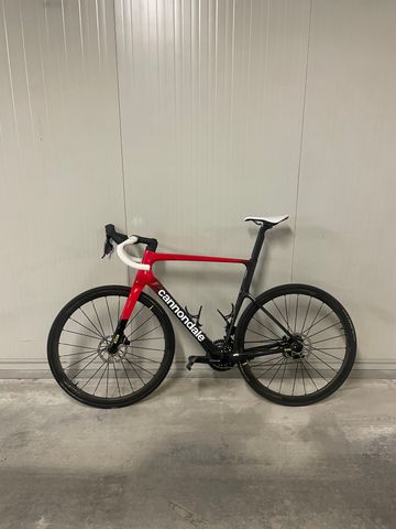 Cannondale SuperSix EVO Hi-MOD 2 2024 Road & Gravel usato, Nero — immagine 1 di 8