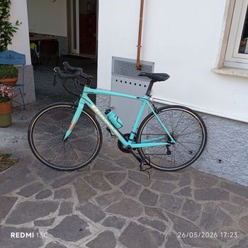 Używany Bianchi Nirone Shimano Tiagra 2021 Road & Gravel — zdjęcie 2 z 6