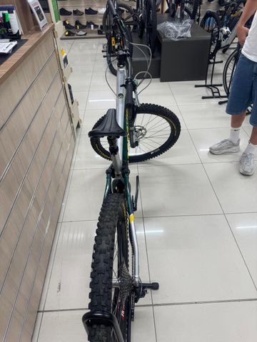 Używany Mondraker SUPERFOXY R 2023 2023 Mountainbike — zdjęcie 6 z 6