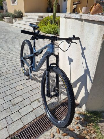 Gebrauchtes Canyon Lux Trail CF 9 2024 2024 Mountainbike, Blau, 29 — Bild 5 von 5