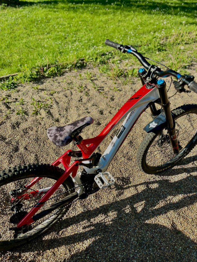 Brugt Mondraker Summum Carbon Pro 2019 2019 Mountainbike — billede 1 af 6