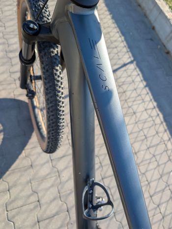 Scott Scale 970 2024 2024 Mountainbike usato, Grigio chiaro — immagine 6 di 11